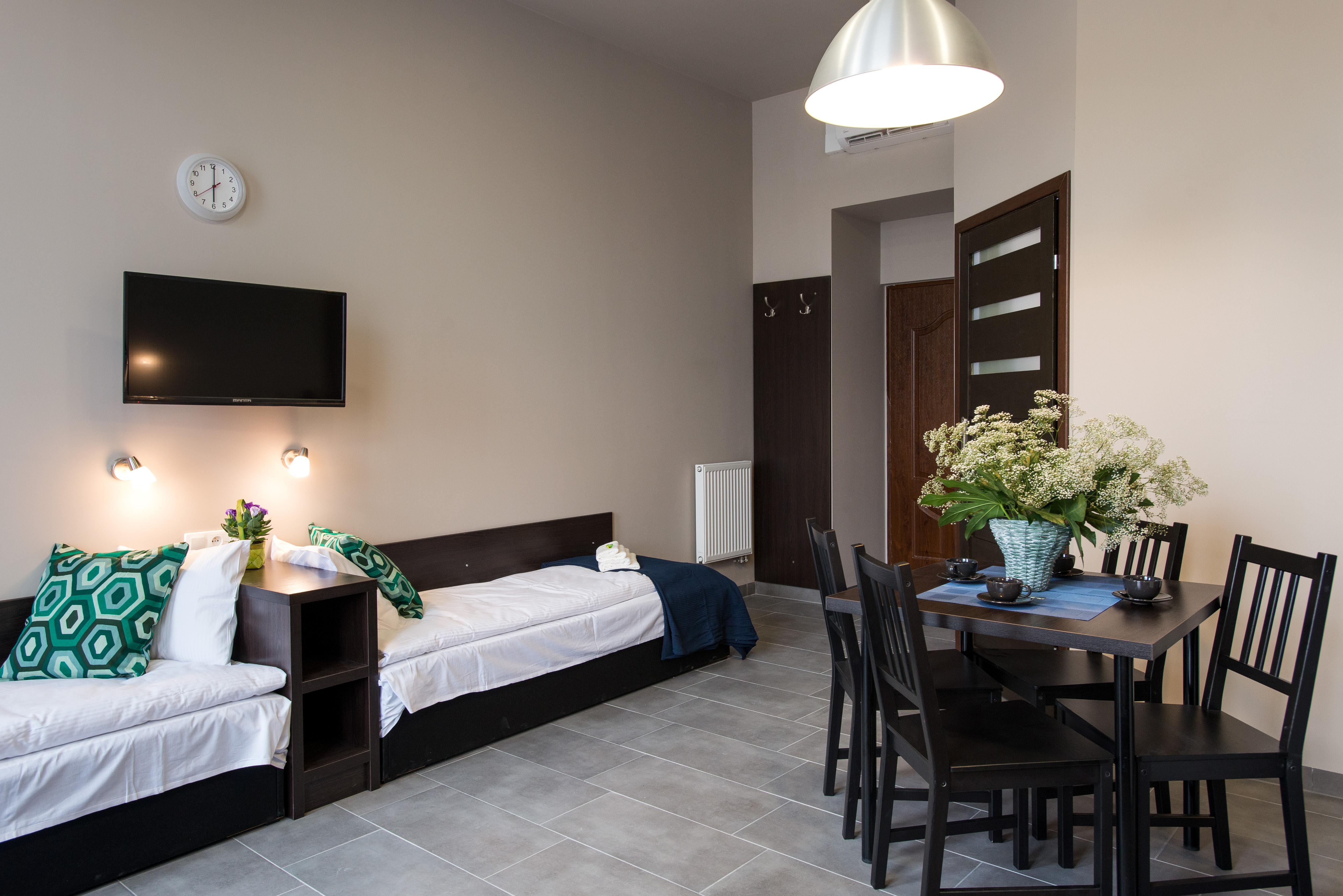 Happy Tower Aparthotel Krakow Bagian luar foto
