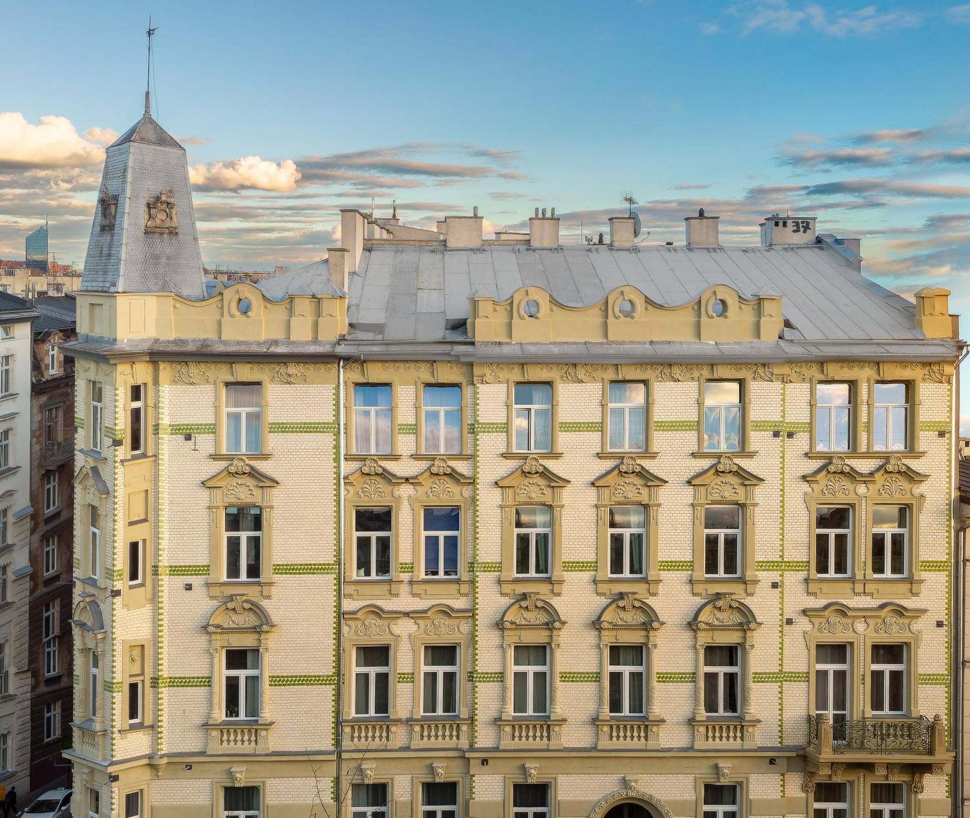 Happy Tower Aparthotel Krakow Bagian luar foto
