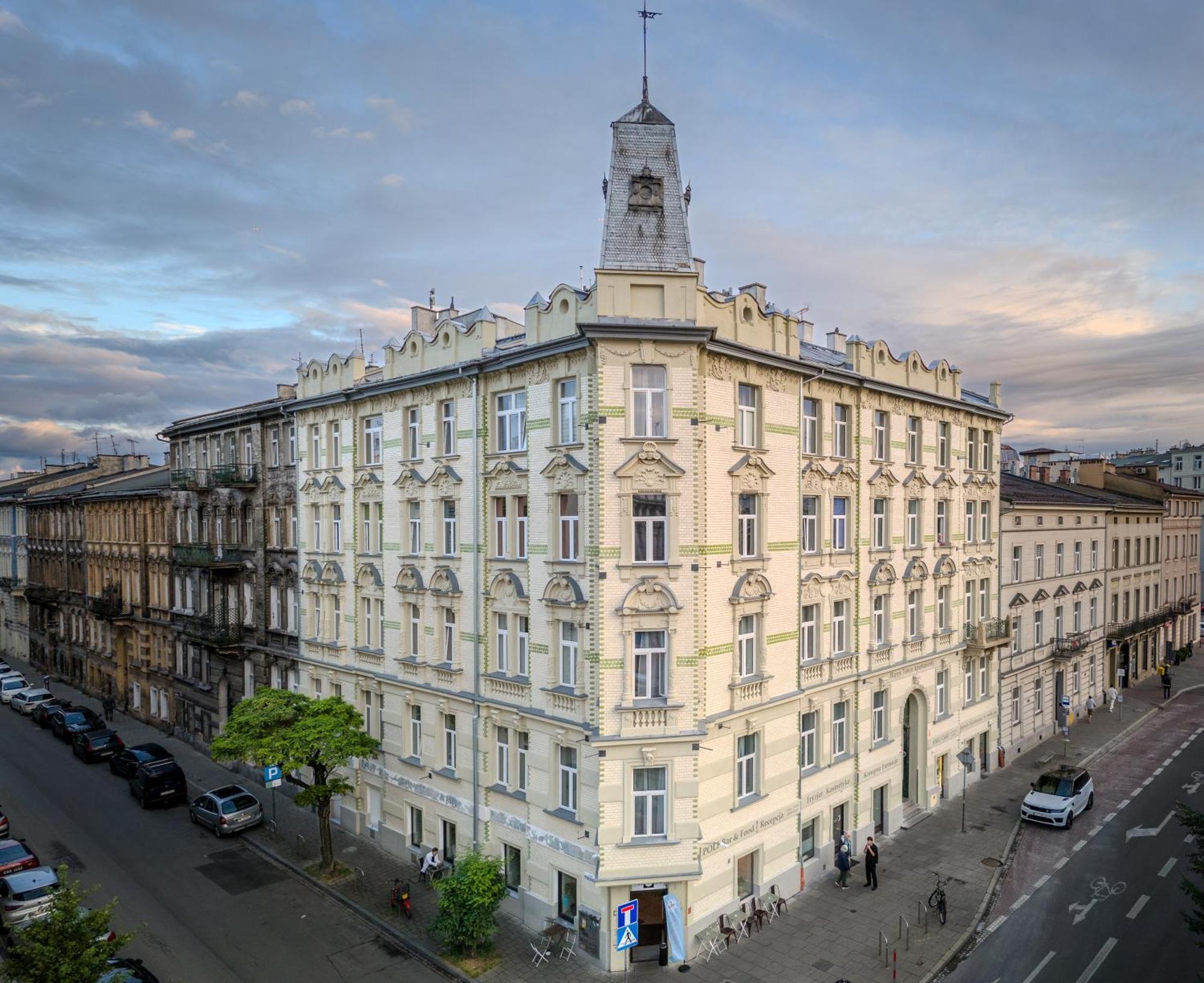 Happy Tower Aparthotel Krakow Bagian luar foto